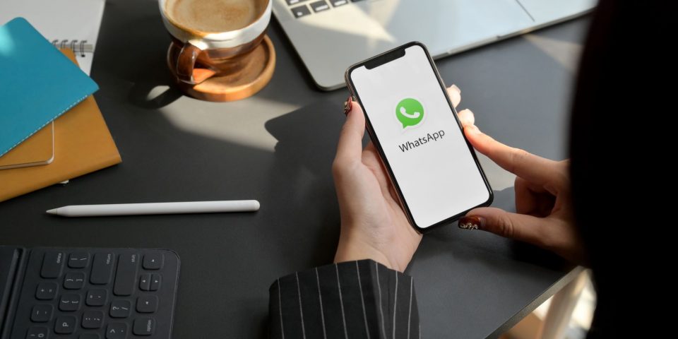 ¿Cómo programar un mensaje de WhatsApp en un iPhone?