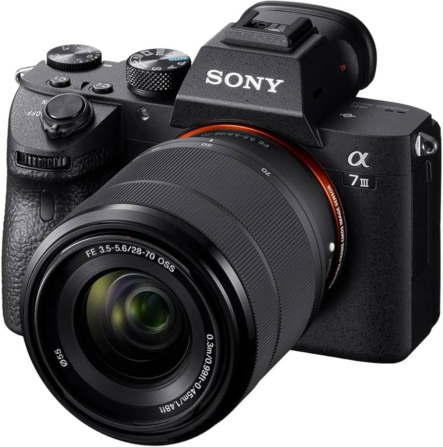 Sony Alpha 7 III + objetivo 28-70 mm: una cámara versátil para fotografía y vídeo
