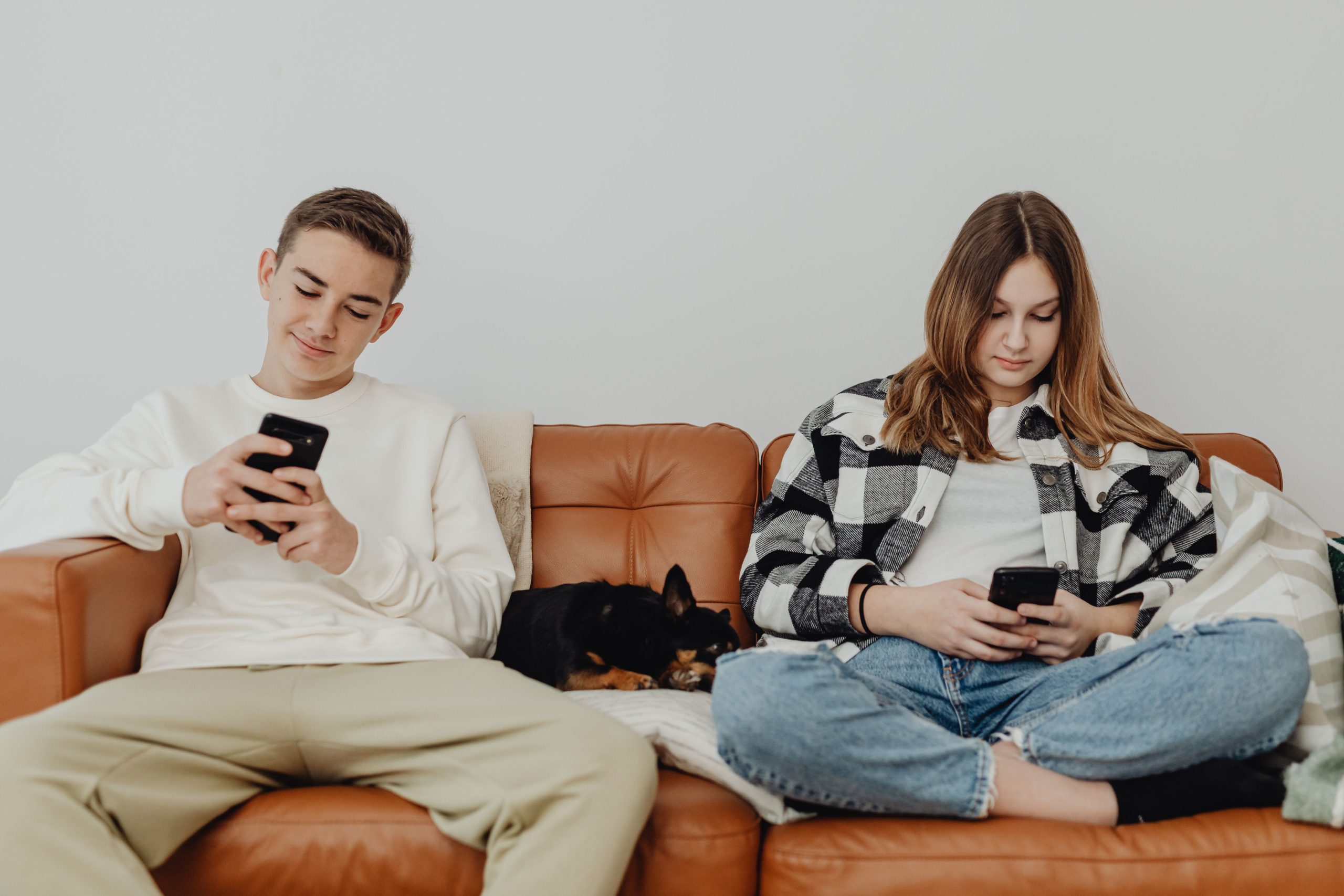 Traductor de excusas adolescentes: ¿cómo saber si tu hijo usa demasiado tiempo el móvil?